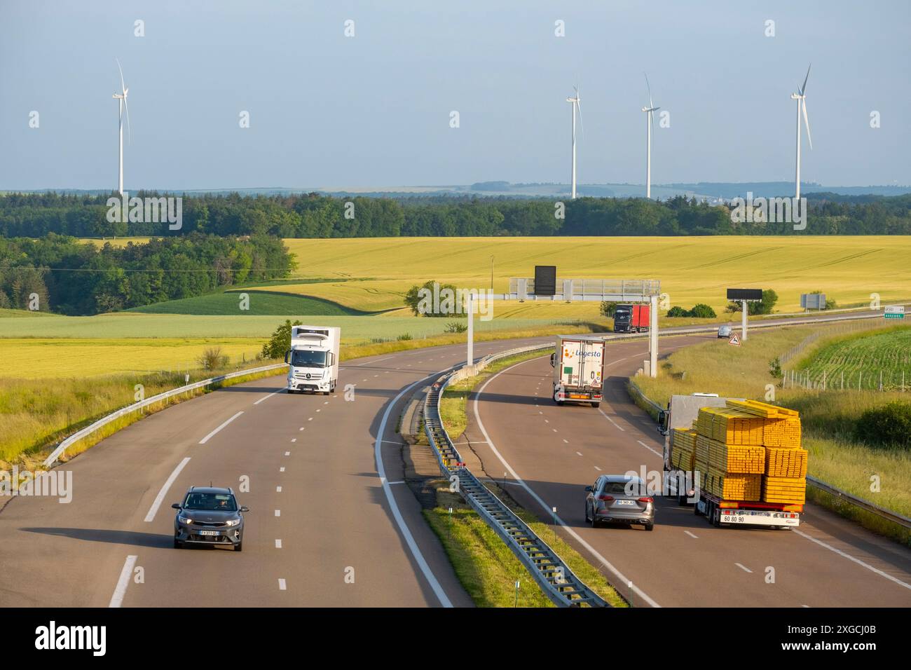 France, Yonne, autoroute A6 jusqu'à Avallon Banque D'Images