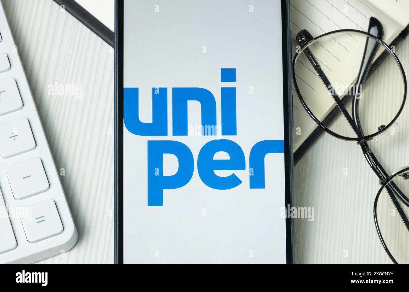 New York, États-Unis - 21 juin 2024 : logo Uniper sur l'écran du téléphone, icône de l'entreprise. Banque D'Images
