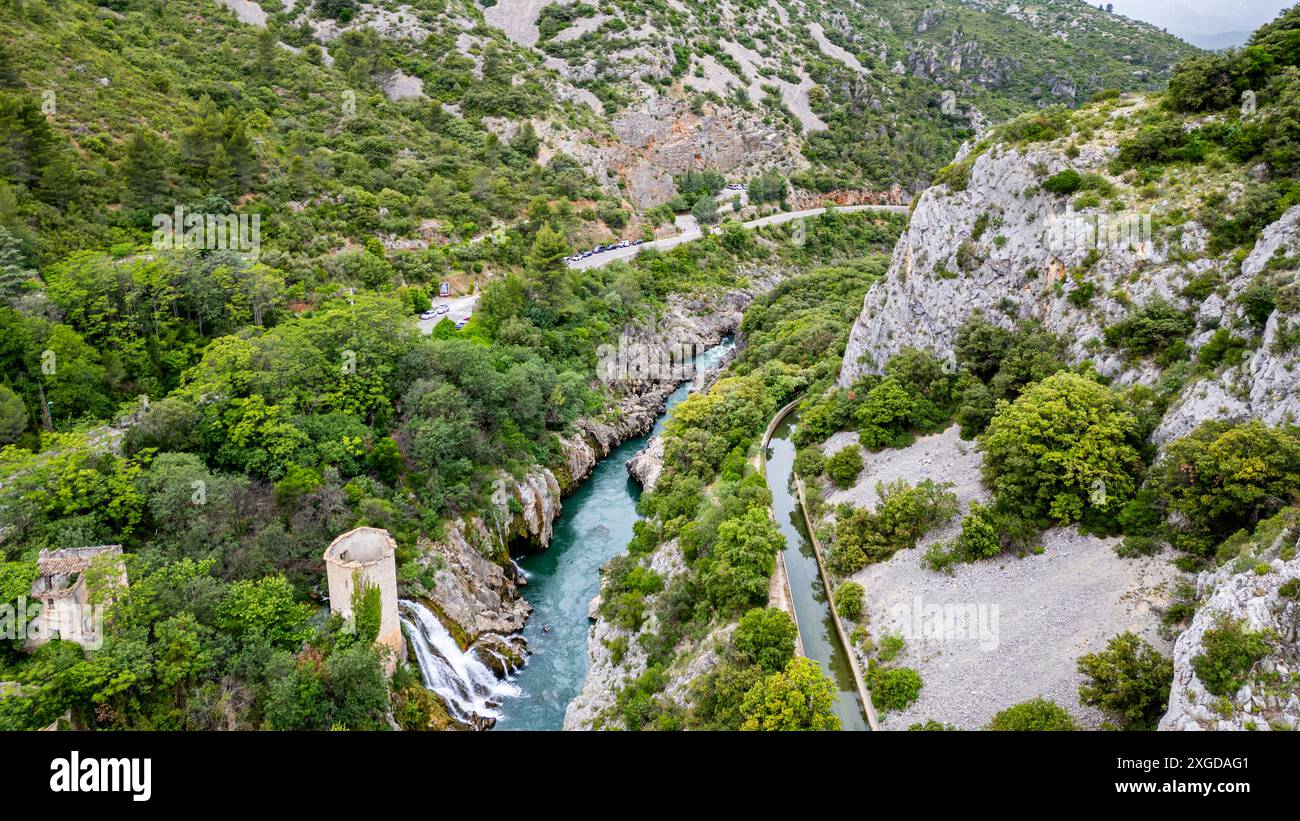 Aérienne d'une ancienne tour de guet dans les gorges de l'Hérault, Patrimoine mondial de l'UNESCO, Causses et Cévennes, Hérault, Occitanie, France, Europe Banque D'Images