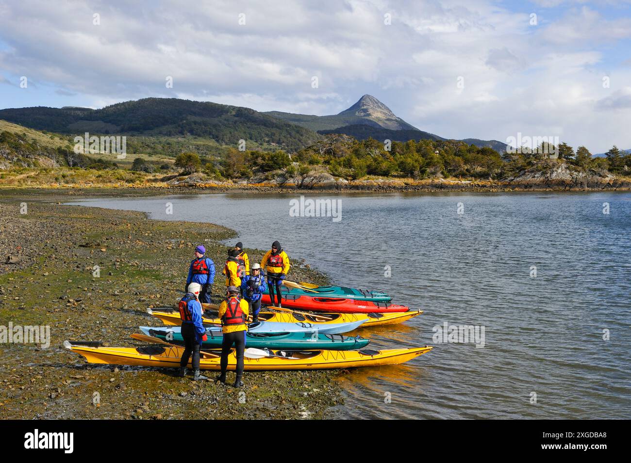 Kayak, baie de Wulaia, île Navarino, Terre de feu, Patagonie, Chili, Amérique du Sud Banque D'Images