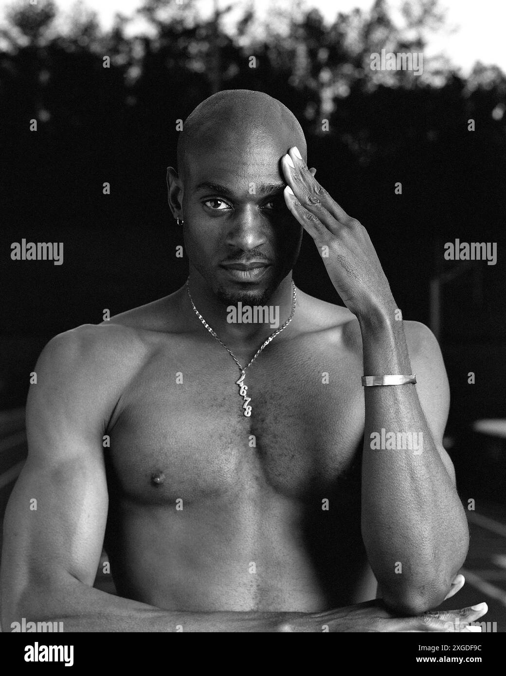 Kevin Young, détenteur du record du monde et médaillé d’or olympique en 400 haies. Jeux olympiques de 1992, à Barcelone, Espagne. Record du monde de 46,78 secondes. Banque D'Images