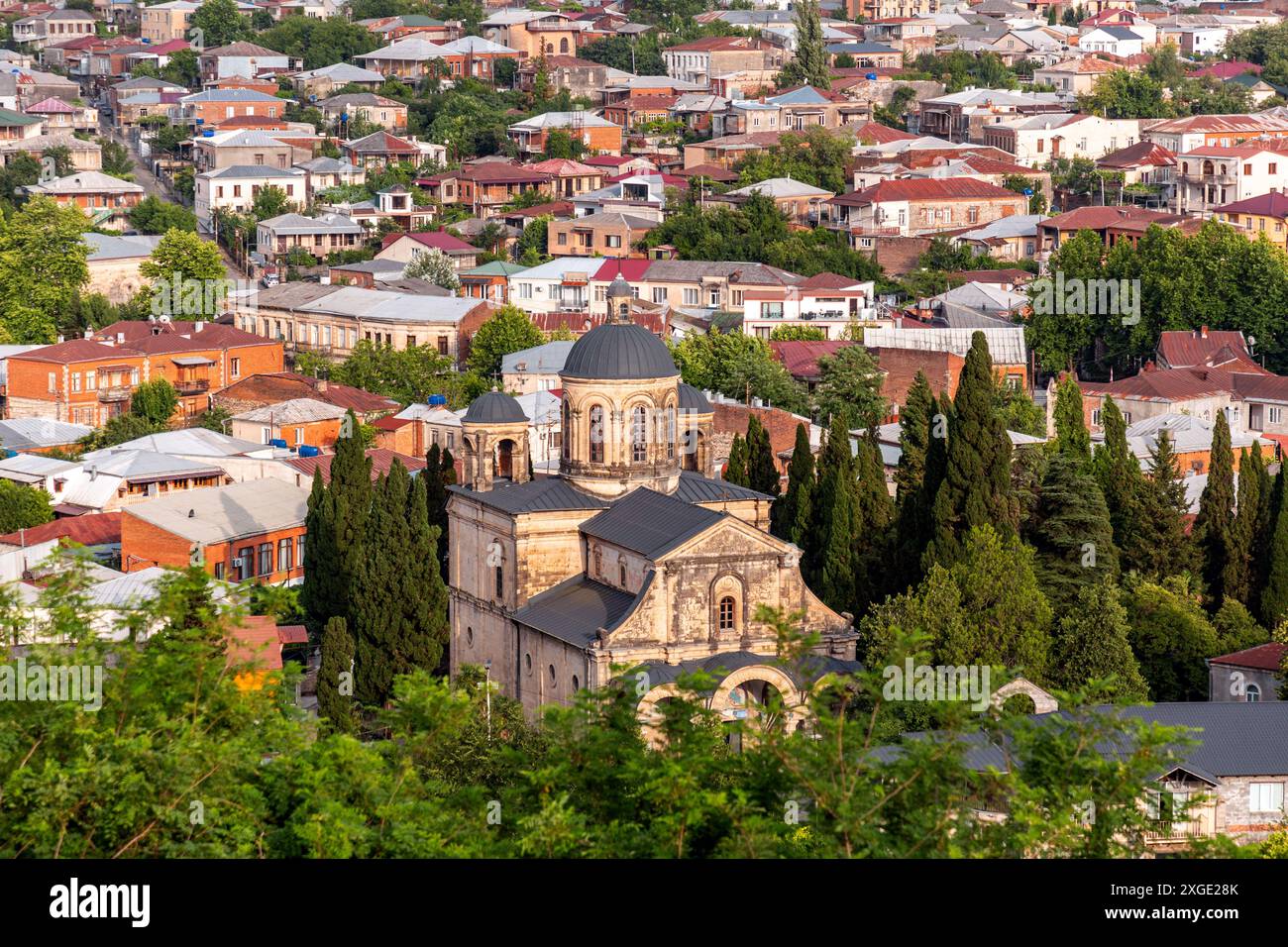 Kutaisi, Géorgie - 15 juin 2024 : vue panoramique aérienne de la ville de Kutaisi, région d'Imereti en Géorgie. Banque D'Images