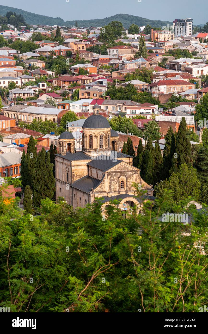 Kutaisi, Géorgie - 15 juin 2024 : vue panoramique aérienne de la ville de Kutaisi, région d'Imereti en Géorgie. Banque D'Images