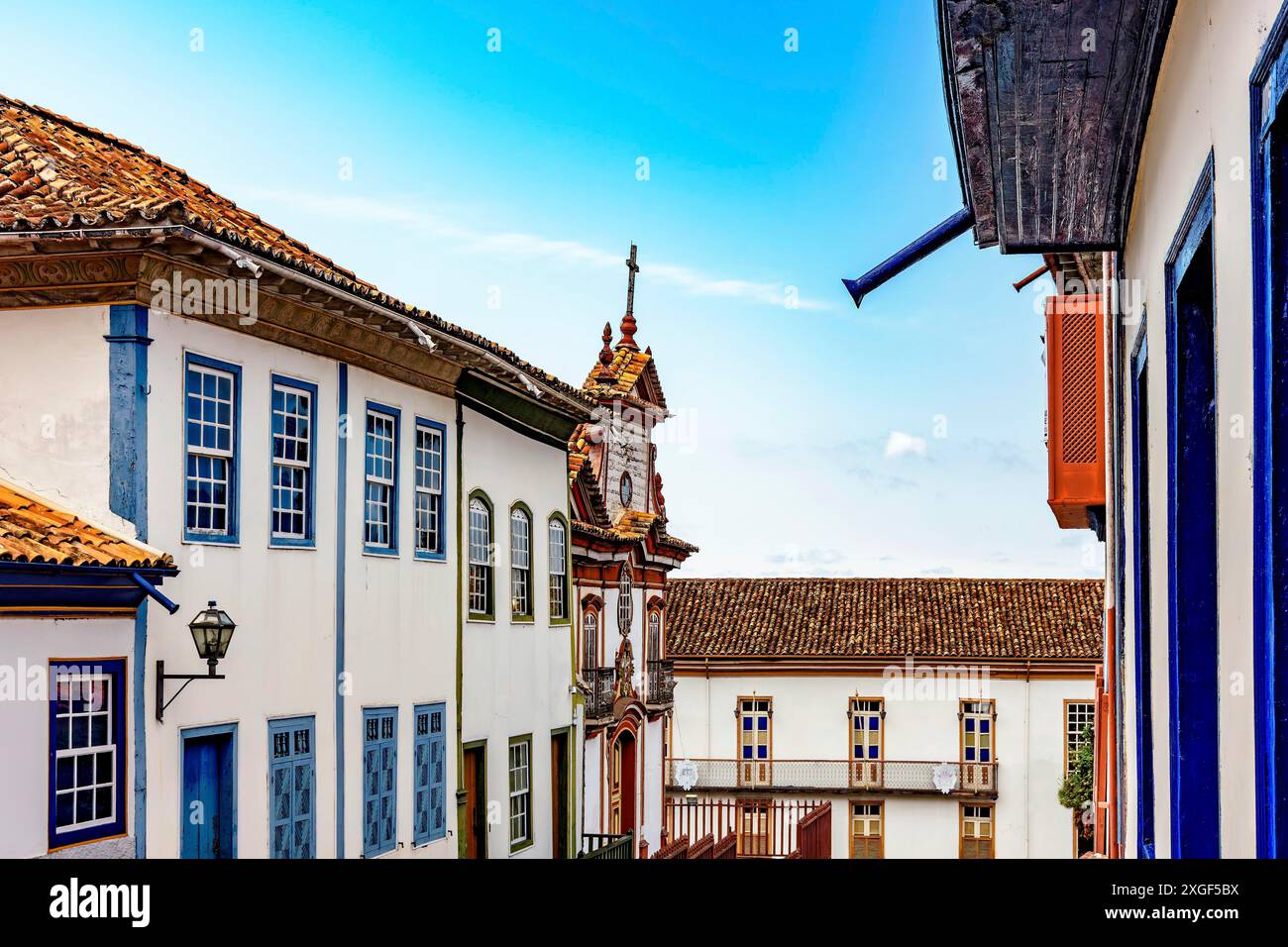 Vieux bâtiments et église de style baroque et colonial dans la ville historique de Diamantina dans le Minas Gerais, Diamantina, Minas Gerais, Brésil Banque D'Images Vieux bâtiments et église de style baroque et colonial dans la ville historique de Diamantina dans le Minas Gerais, Diamantina, Minas Gerais, Brésil Banque D'Images
