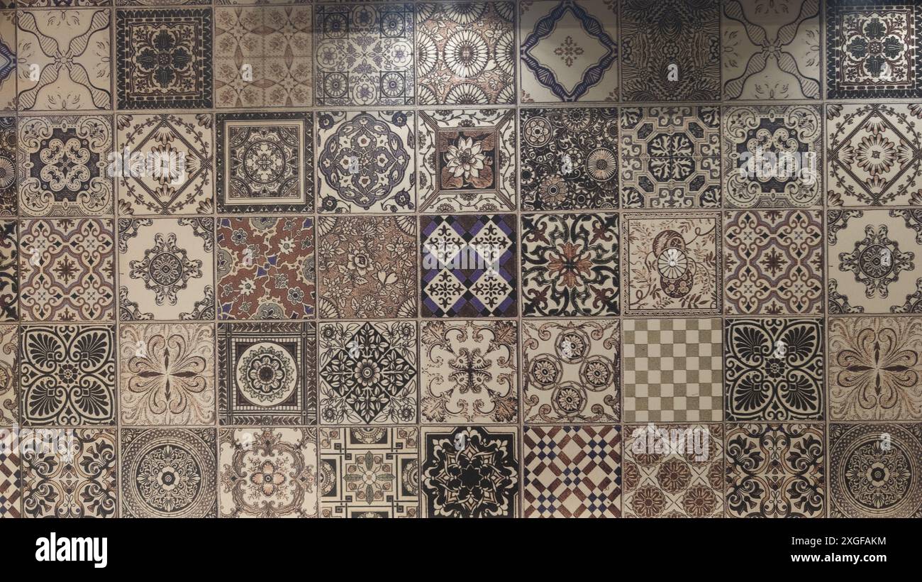 Tuiles de mosaïque de ciment artistique style patchwork géométrique sans couture sud Azulejo fond de mur Banque D'Images