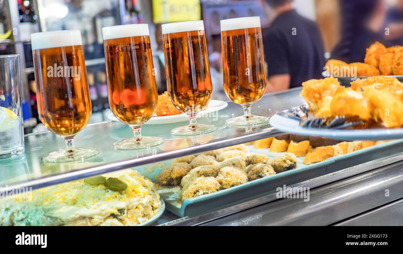 Verre à bière au public Bar, Espagne, Europe Banque D'Images