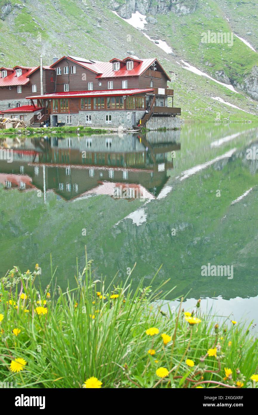 Hôtel / restaurant au lac Balea, près de la route Transfagarasan dans les Carpates, Transylvanie, comté de Sibiu, Roumanie Banque D'Images