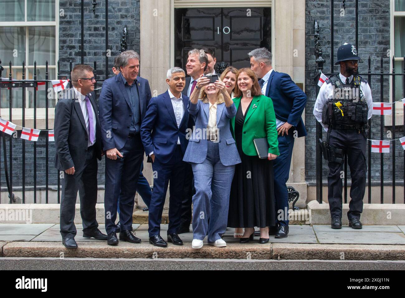 Londres, Angleterre, Royaume-Uni. 9 juillet 2024. Maire de Cambridgeshire et Peterborough NIK JOHNSON, maire de West Midlands RICHARD PARKER, maire du Grand Manchester ANDY BURNHAM, maire de l'Ouest de l'Angleterre DAN NORRIS, maire de Londres SADIQ KHAN, maire de la région de Liverpool STEVE ROTHERAM, maire de West Yorkshire TRACY BRABIN, maire de North East KIM MCGUINNESS, maire de East Midlands Claira WARD et maire de York et North Yorkshire DAVID SKAITH pose pour une photo à l'extérieur du 10 Downing Street (crédit image : © Tayfun Salci/ZUMA Press Wire) USAGE ÉDITORIAL SEULEMENT! Non destiné à des fins commerciales Banque D'Images