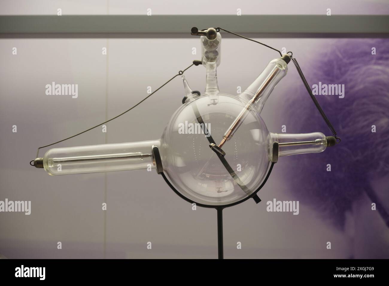 Tubes Coolidge - ce sont des tubes à vide qui produisent des rayons X et ont été inventés par le physicien américain William Coolidge en 1913 Banque D'Images