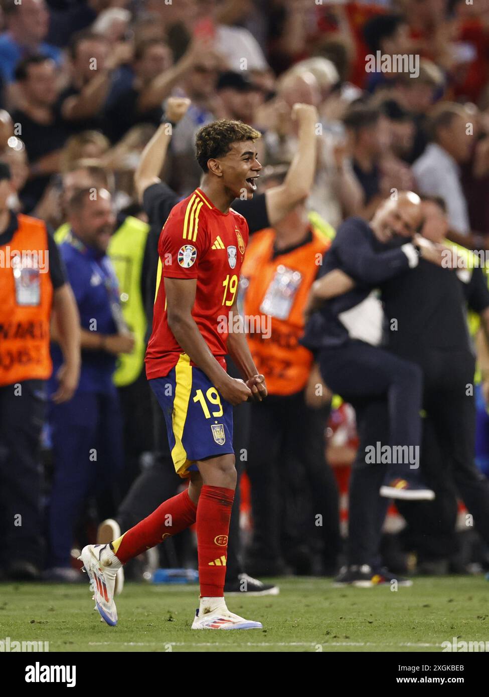 MUNICH - L'Espagnol Lamine Yamal célèbre sa victoire lors de la demi-finale de l'UEFA EURO 2024 entre l'Espagne et la France au Munich Football Arena le 9 juillet 2024 à Munich, en Allemagne. ANP | Hollandse Hoogte | Maurice van Steen Banque D'Images