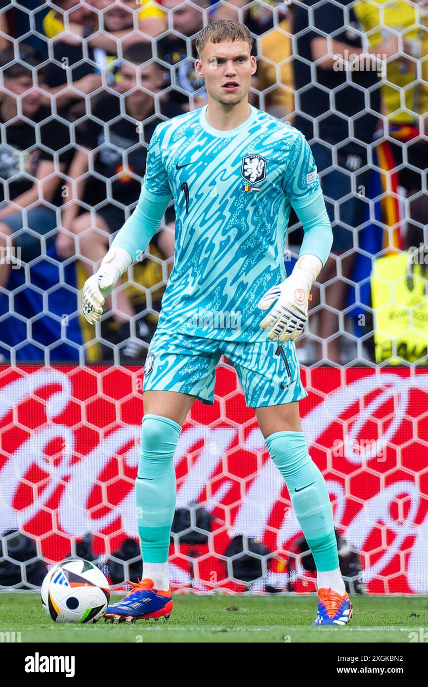 Munich, Allemagne. 02 juillet 2024. MUNICH, ALLEMAGNE - 2 JUILLET : Bart Verbruggen, des pays-Bas, lors du Round of 16 - UEFA EURO 2024 match entre la Roumanie et les pays-Bas à Munich Football Arena le 2 juillet 2024 à Munich, Allemagne. (Photo de Joris Verwijst/Agence BSR) crédit : Agence BSR/Alamy Live News Banque D'Images
