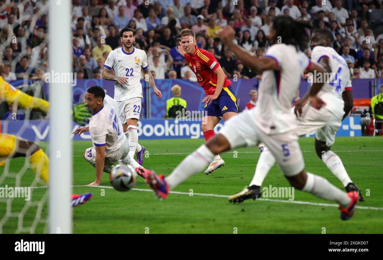 Match de demi-finale de l'UEFA EURO 2024 entre l'Espagne et la France au Munich Football Arena le 9 juillet 2024 à Munich, Allemagne. Halbfinale zwischen Spanien und Frankreich Copyright by : Sampics photographie Bierbaumstrasse 6 81243 München TEL. : ++49/89/82908620 , FAX : ++49/89/82908621 , E-mail : sampics@t-online.de Bankverbindung : Hypoor einsbank München Konto : 1640175229 , BLZ 70020270 IBAN : DE78700202701640175229 BIC : HYVEDEMMXXX weitere motive finden sie unter : www.augenklick.de Banque D'Images