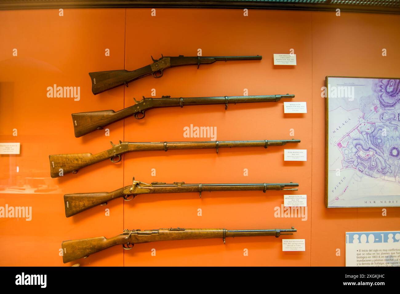 Armes anciennes dans le musée de l'Alcazaba et le château de Gibralfaro sur le mont Malaga au-dessus de la vieille ville, malaga, espagne. Banque D'Images