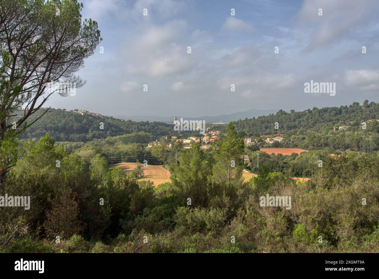 Une vue panoramique de Gérone prise d'une promenade le long de la vallée de Saint Daniel Banque D'Images