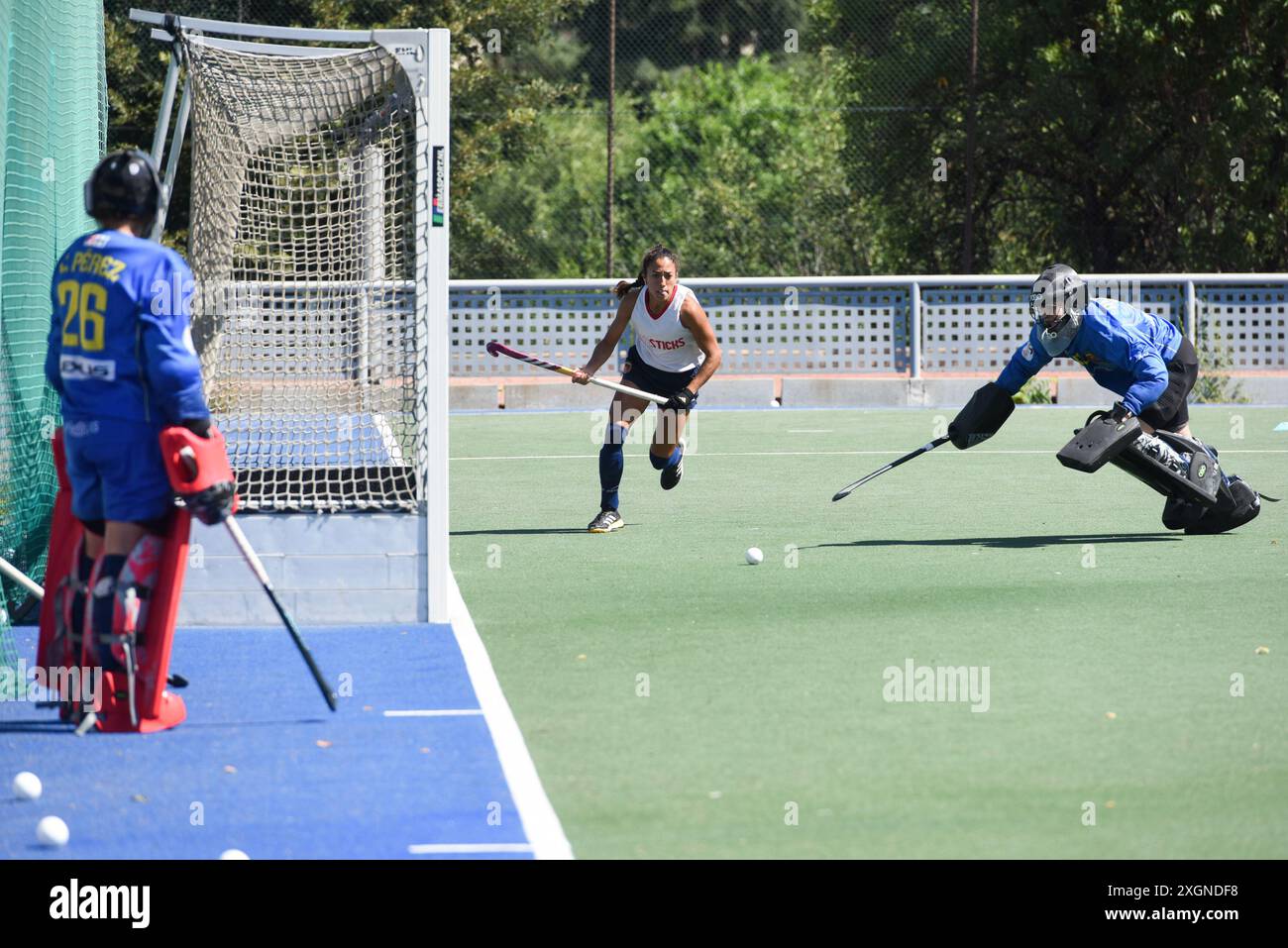 Madrid, Espagne. 9 juillet 2024. Les joueuses de l'équipe espagnole féminine de hockey sur gazon assistent à une séance d'entraînement pour préparer leur participation aux Jeux Olympiques de Paris, au Centre de haute performance de Madrid, à Madrid, en Espagne, le 9 juillet 2024. Crédit : Gustavo Valiente/Xinhua/Alamy Live News Banque D'Images