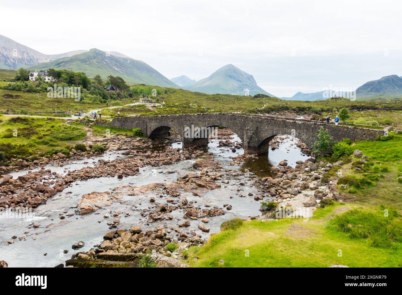 Vieux pont de Sligachan, Sligachan, île de Skye, Écosse, Royaume-Uni. Banque D'Images