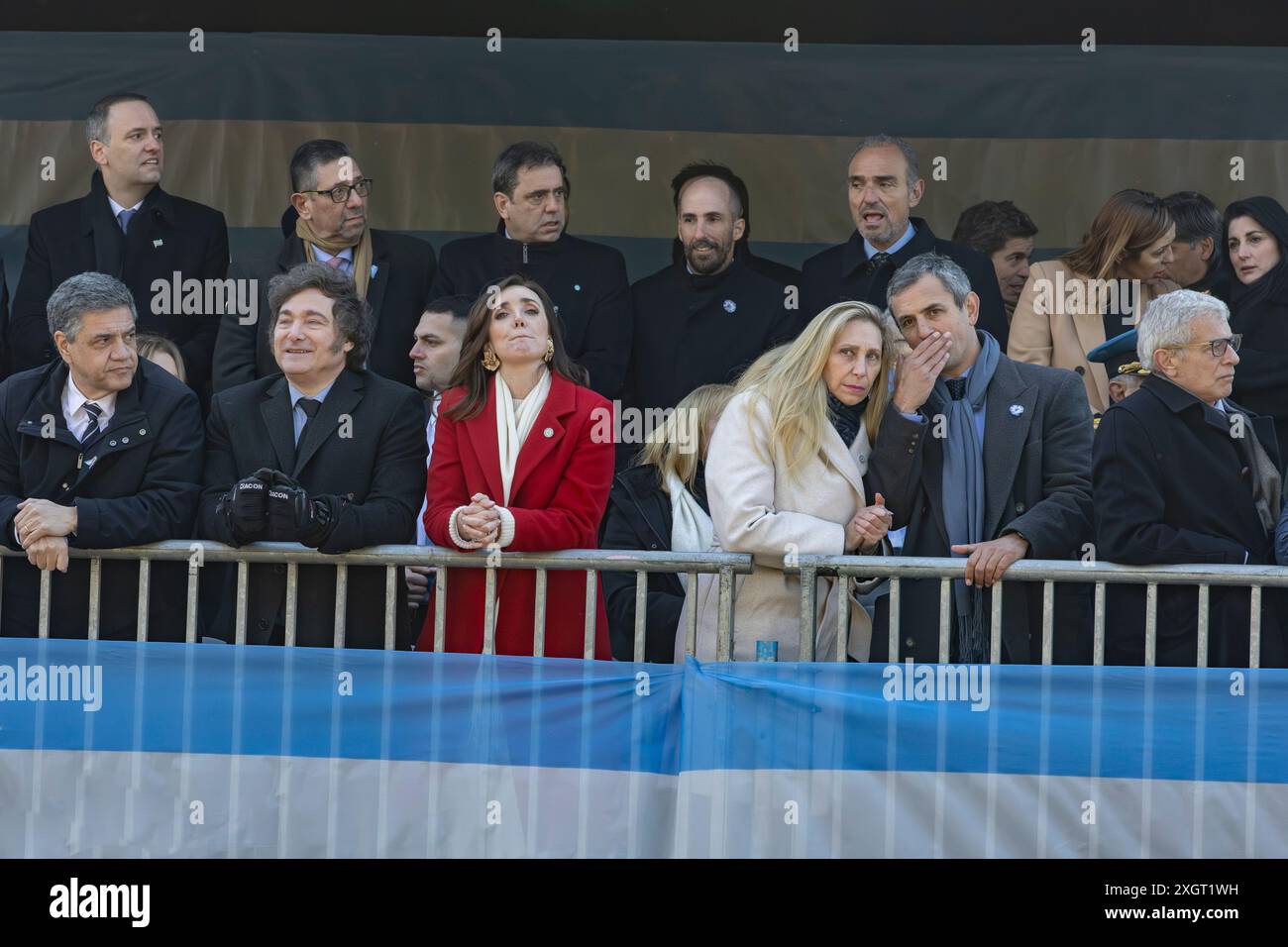 Buenos Aires, Argentine - 09 juillet 2024, dans la boîte officielle regardant le défilé, de gauche à droite, le chef du gouvernement de la ville de Buenos Aires Jorge Macri ; le président Javier Milei ; la vice-présidente Victoria Villarroel; la secrétaire générale de la présidence de la Nation et sœur de la présidente Karina Milei, qui discute avec Martin Menem, président de la Chambre des députés du Congrès de la Nation. Dans la ville de Buenos Aires, vers 11h00, le défilé du 9 juillet, jour de la déclaration de l'indépendance de la République Argentine, a eu lieu. L'acte était prés Banque D'Images