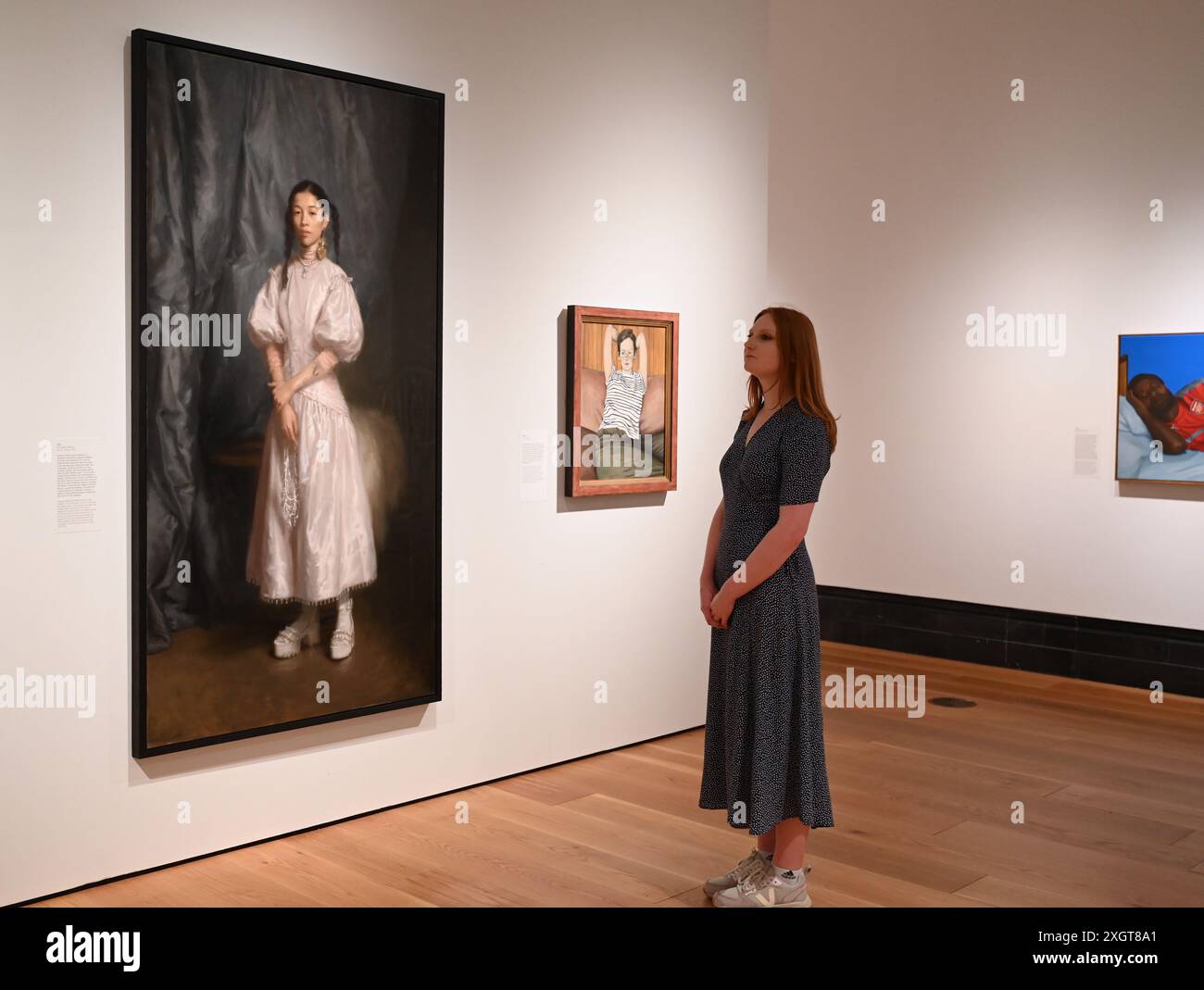 Antony Williams a annoncé comme gagnant du Herbert Smith Freehills Portrait Award 2024 le célèbre concours de peinture de la National Portrait Gallery revient pour sa quarante-deuxième année grâce au soutien du nouveau commanditaire principal, Herbert Smith Freehills. Rebecca Orcutt remporte le Young Artist Award pour son autoportrait Before It’s Ruined (or an Unalized Mean Side). L'exposition est gratuite du 11 juillet au 27 octobre 2024. Banque D'Images