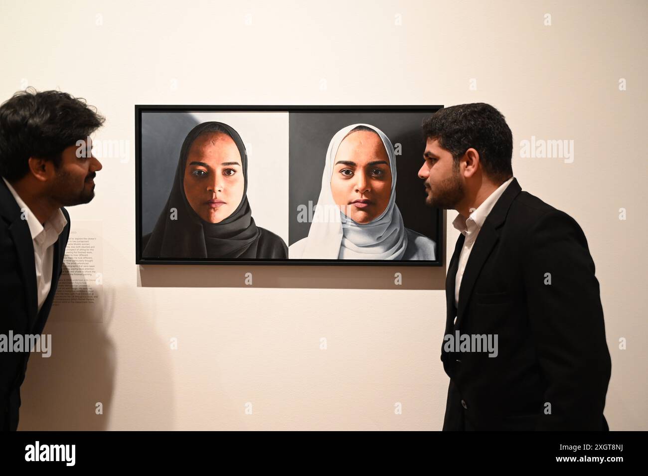 Antony Williams a annoncé comme gagnant du Herbert Smith Freehills Portrait Award 2024 le célèbre concours de peinture de la National Portrait Gallery revient pour sa quarante-deuxième année grâce au soutien du nouveau commanditaire principal, Herbert Smith Freehills. Rebecca Orcutt remporte le Young Artist Award pour son autoportrait Before It’s Ruined (or an Unalized Mean Side). L'exposition est gratuite du 11 juillet au 27 octobre 2024. Banque D'Images