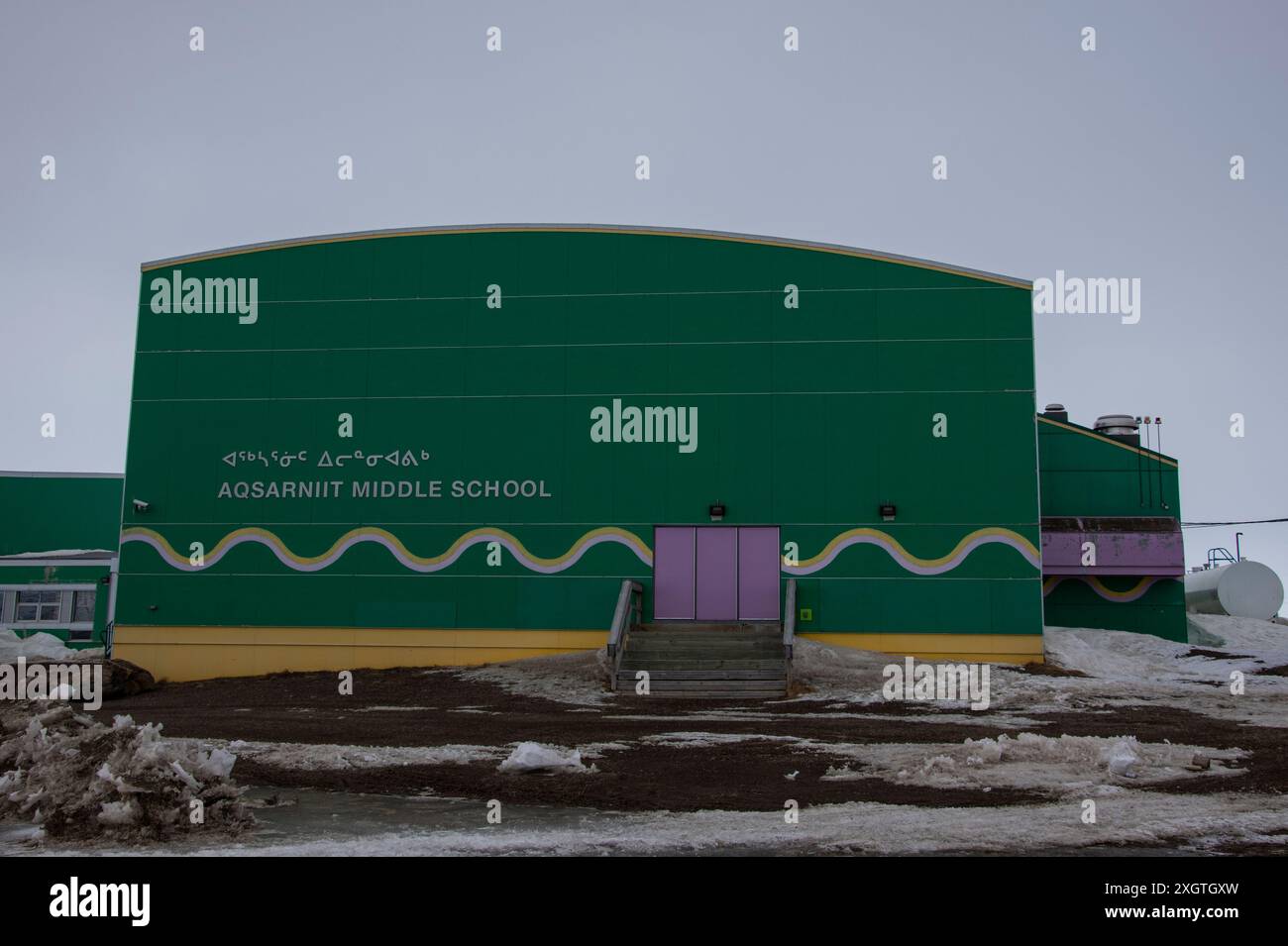 École intermédiaire Aqsarniit sur Niaqunngusiaq à Iqaluit, Nunavut, Canada Banque D'Images