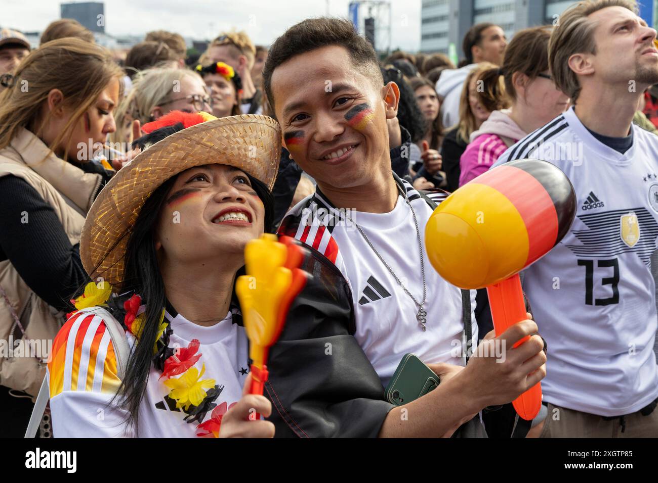 Hambourg, public Viewing der Fussball EM-2024. 05.07.2024, eu, DEU, Deutschland, Hamburg, Hamburg : Fussball EM-2024. Public Viewing beim Spiel Deutschland - Spanien auf dem Heiligengeistfeld in compris Pauli. Eu, DEU, Allemagne, Hambourg, Hambourg : Championnat d'Europe de football 2024 vue publique du match Allemagne-Espagne sur le Heiligengeistfeld à St Pauli. Banque D'Images