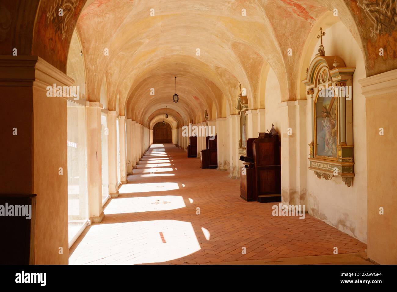 21 04 23 ; Swieta Lipka polychromie colorée dans le Saint Sanctuaire de la basilique Marie dédiée à la Bienheureuse Vierge Marie Swieta Lipka. Pologne Banque D'Images