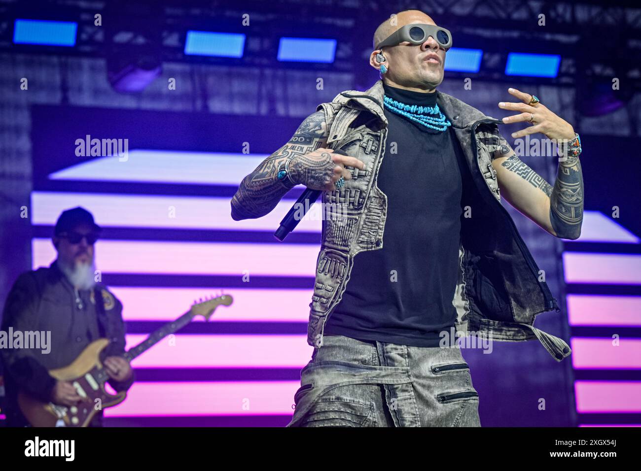 Prague, République tchèque. 10 juillet 2024. Le rappeur Taboo assiste à un concert du groupe de hip-hop américain Black Eyed Peas, qui a remporté six Grammy Awards et vendu 35 millions d'albums et 120 millions de singles en une carrière de plus de 25 ans, le 10 juillet 2024 à Prague. Crédit : vit Simanek/CTK photo/Alamy Live News Banque D'Images