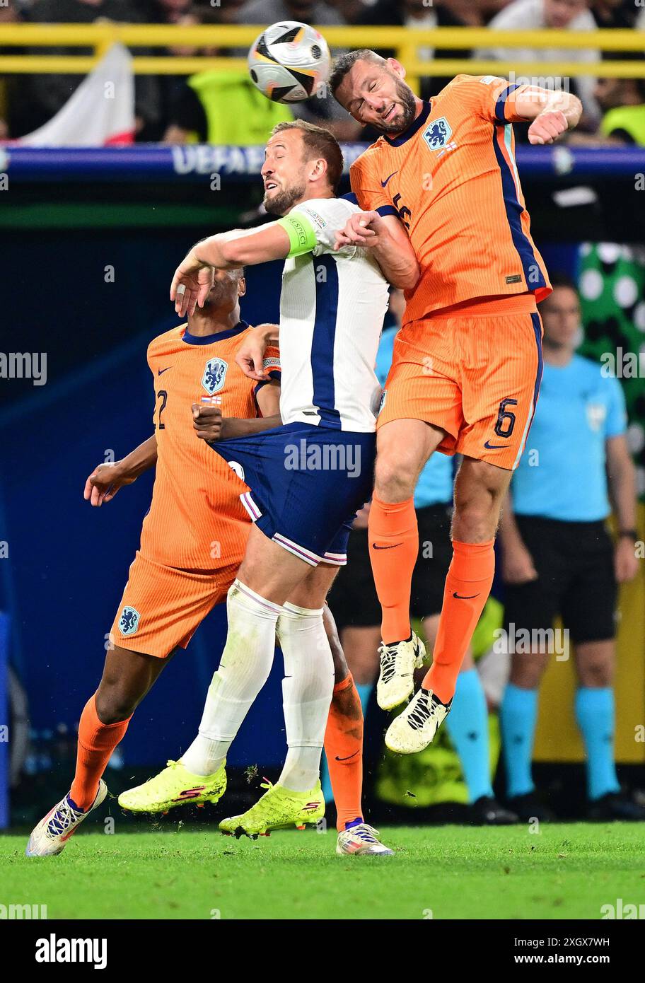 V.L. Denzel Dumfries, Harry Kane (Angleterre), Stefan de Vrij Dortmund, 10.07.2024, Fussball, UEFA EURO 2024 in Deutschland, Halbfinale, Niederlande - Angleterre (photo de Witters/PRESSINPHOTO) crédit : PRESSINPHOTO SPORT AGENCY/Alamy Live News Banque D'Images