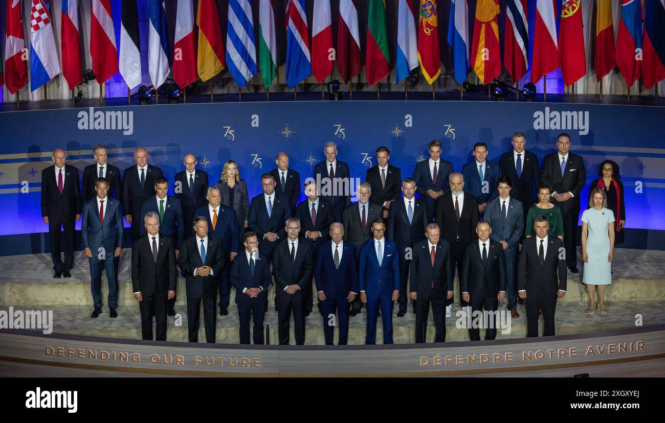 (240711) -- BEIJING, 11 juillet 2024 (Xinhua) -- les dirigeants participant au sommet de l'Organisation du Traité de l'Atlantique Nord (OTAN) posent pour une photo de groupe à Washington, DC, États-Unis, le 9 juillet 2024. (OTAN/aide via Xinhua) Banque D'Images