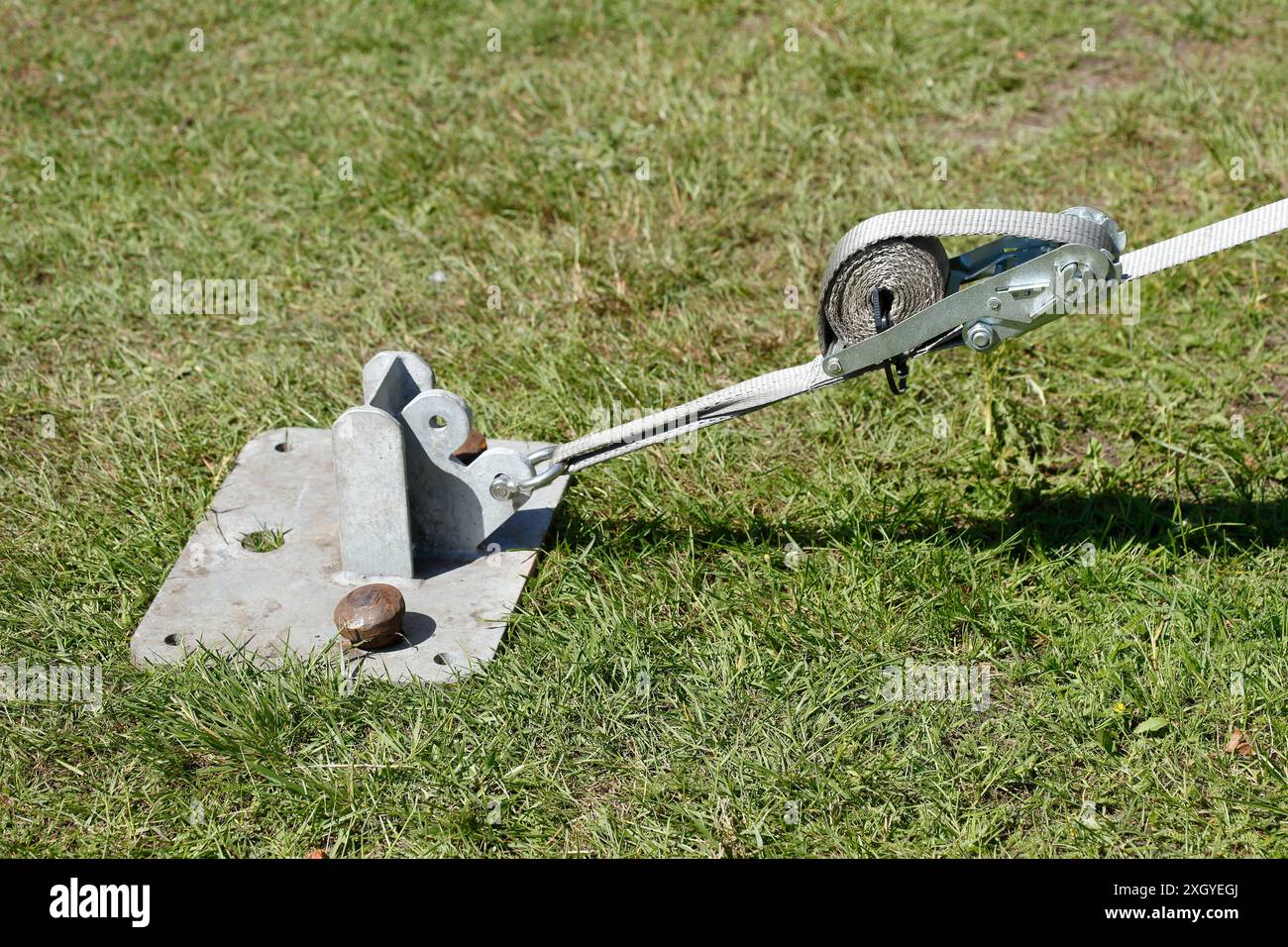 Ancrage au sol, sangle d'arrimage avec cliquet, Allemagne Banque D'Images Ancrage au sol, sangle d'arrimage avec cliquet, Allemagne Banque D'Images