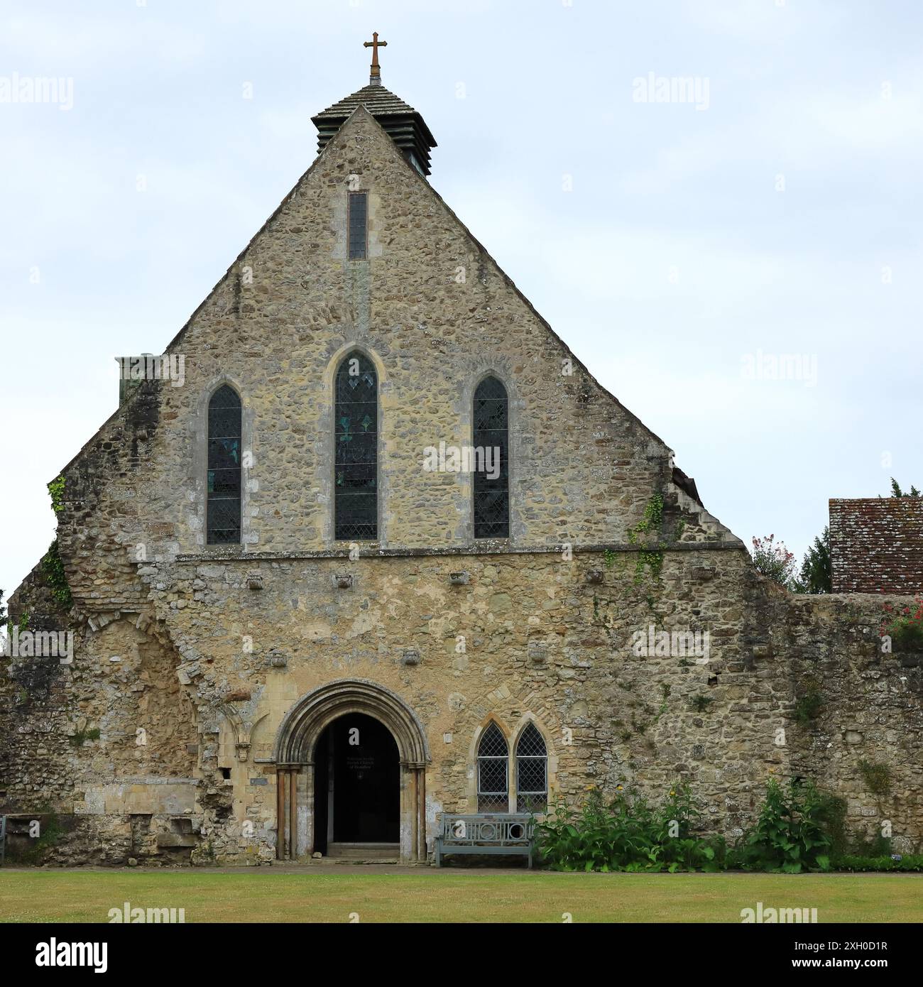 Beaulieu, Brockenhurst, Angleterre. 30 juin 2024. Musée national de l'automobile, Beaulieu. Partie des vestiges de l'abbaye de Beaulieu avec de longues fenêtres cintrées. Banque D'Images