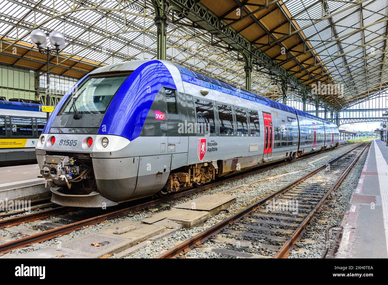 Trains électriques locaux modernes à la Gare de Tours, Indre-et-Loire (37), France. Banque D'Images