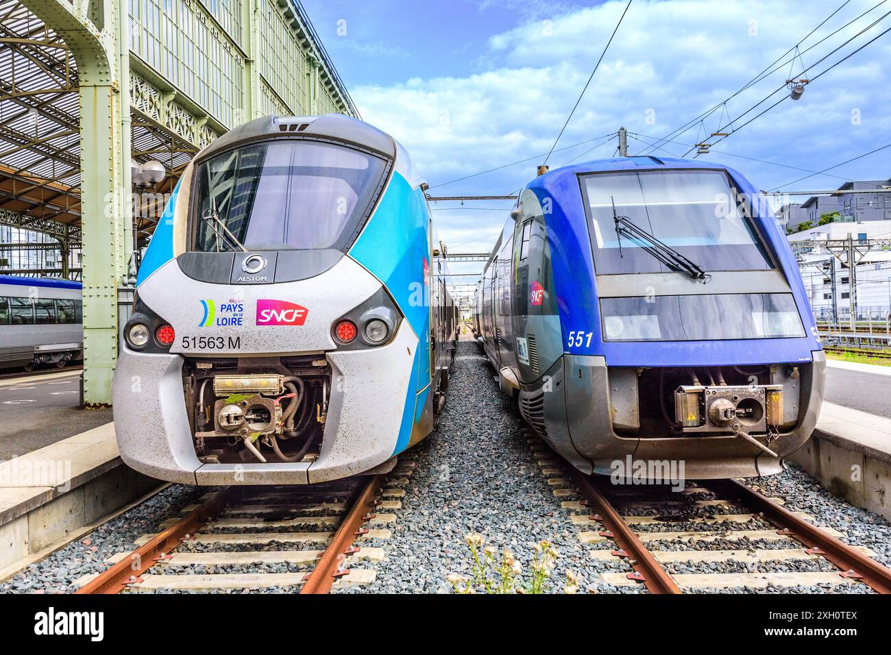 Trains électriques locaux modernes à la Gare de Tours, Indre-et-Loire (37), France. Banque D'Images