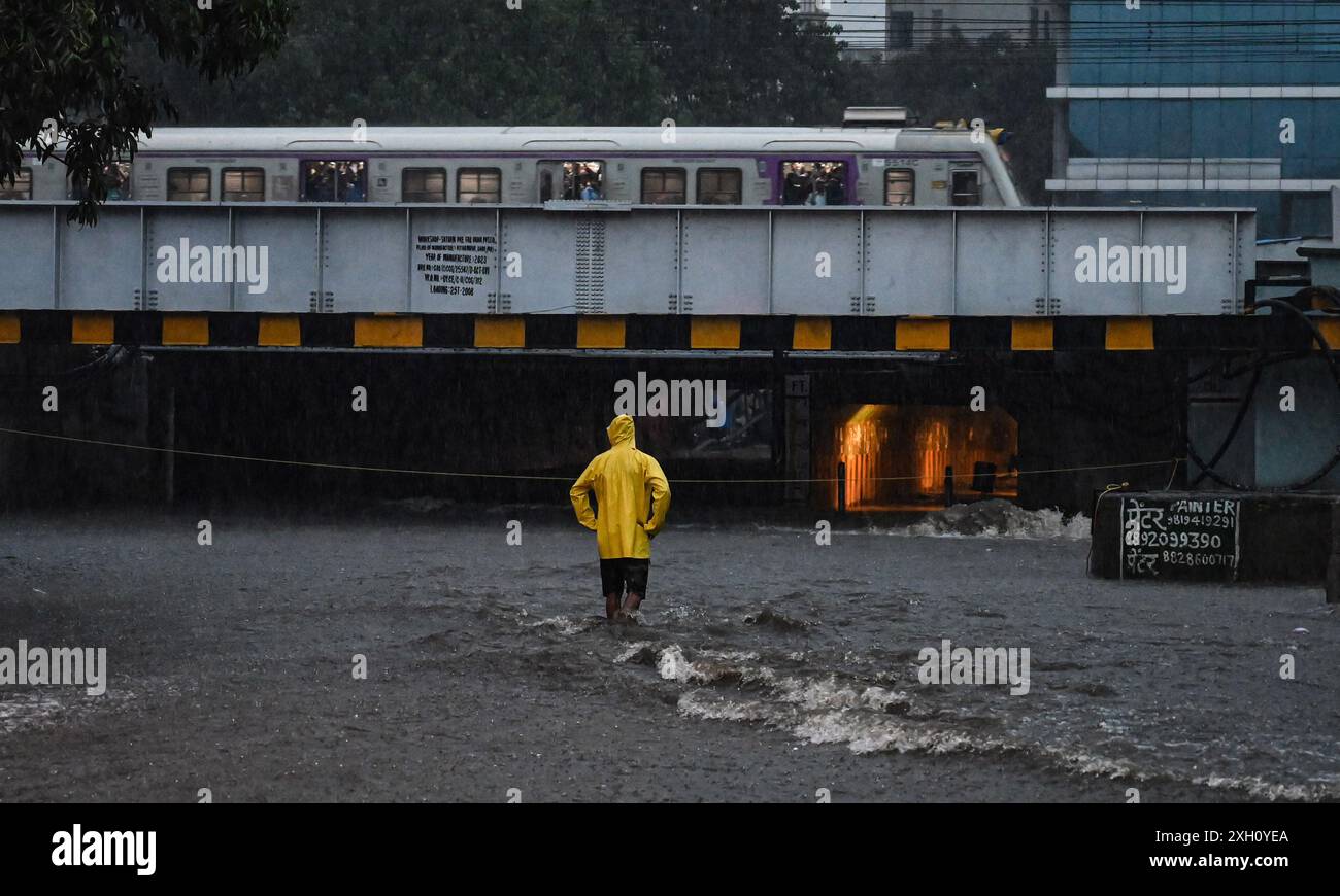 Mumbai, Inde. 11 juillet 2024. MUMBAI, INDE - 9 JUILLET : Andheri Subway est fermé à la circulation en raison de fortes pluies dans la ville, 300mm de pluie la nuit dans la ville, le 9 juillet 2024 à Mumbai, Inde. (Photo de Raju Shinde/Hindustan Times/Sipa USA ) crédit : Sipa US/Alamy Live News Banque D'Images