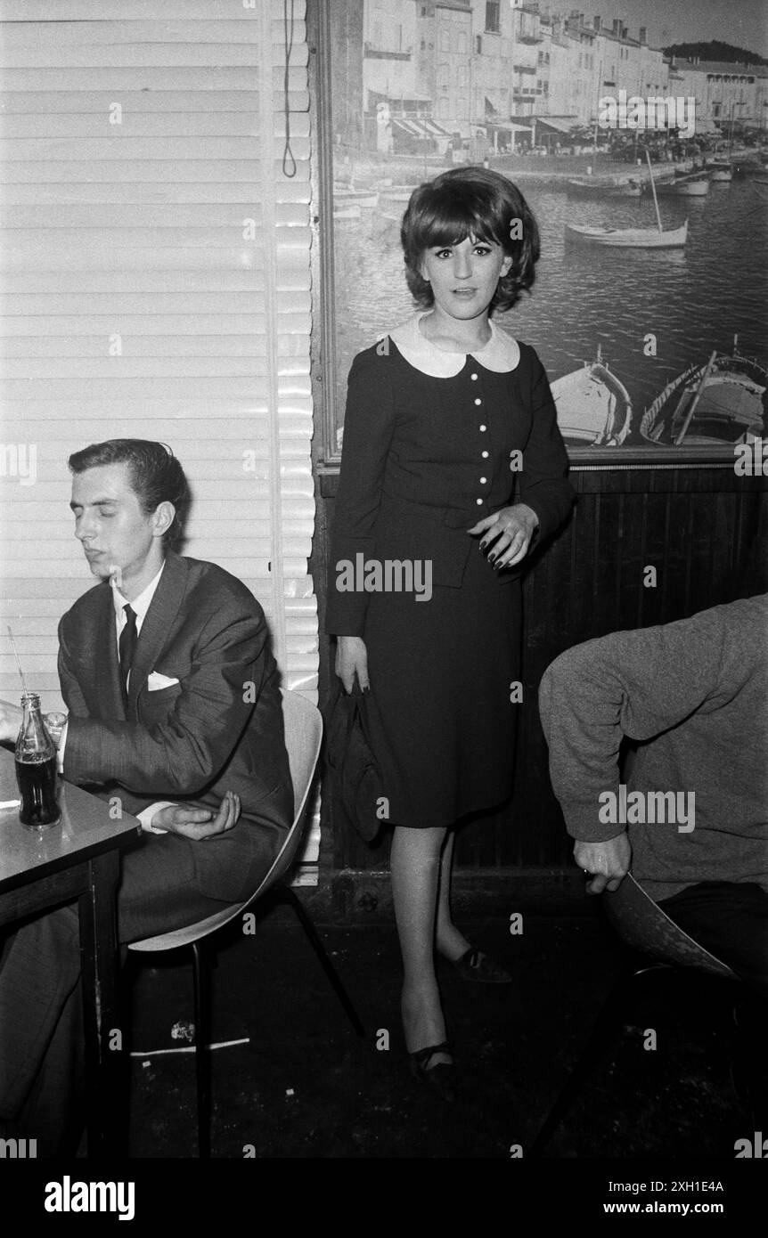 Annie Morvan, habituée du Golf-Drouot à Paris, en 1964 Banque D'Images