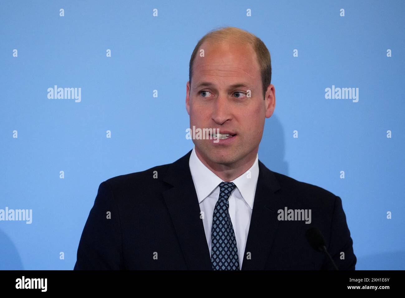 Le prince de Galles prononce un discours lors d'une visite au 100 Barrington à Lambeth, Londres, pour marquer la première année de Homwards, le programme quinquennal de la Fondation royale qui vise à démontrer qu'ensemble, il est possible de mettre fin à l'itinérance. Date de la photo : jeudi 11 juillet 2024. Banque D'Images