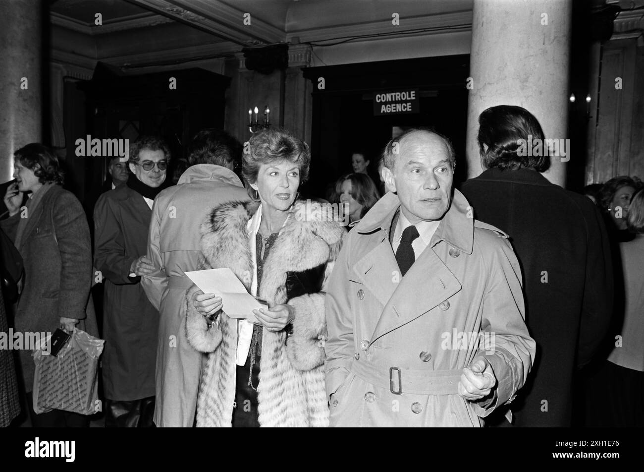 Nicole Courcel et Marcel Bozzuffi lors de la création de la pièce Chapitre II au Théâtre Edouard VII à Paris le 21 janvier 1985. Banque D'Images