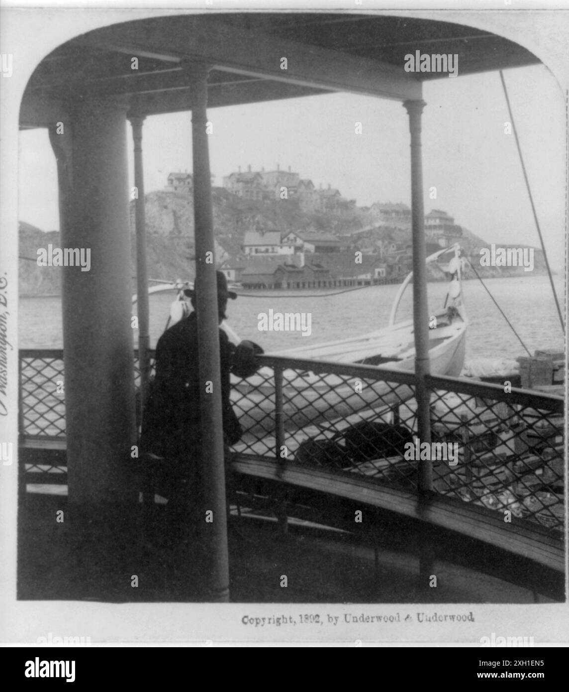L'île d'Alcatraz dans la baie de San Francisco, États-Unis. Souvent appelée 'la Roche', a été développé avec équipements pour un phare, une fortification militaire, une prison militaire (1868), et une prison fédérale de 1933 à 1963 Banque D'Images