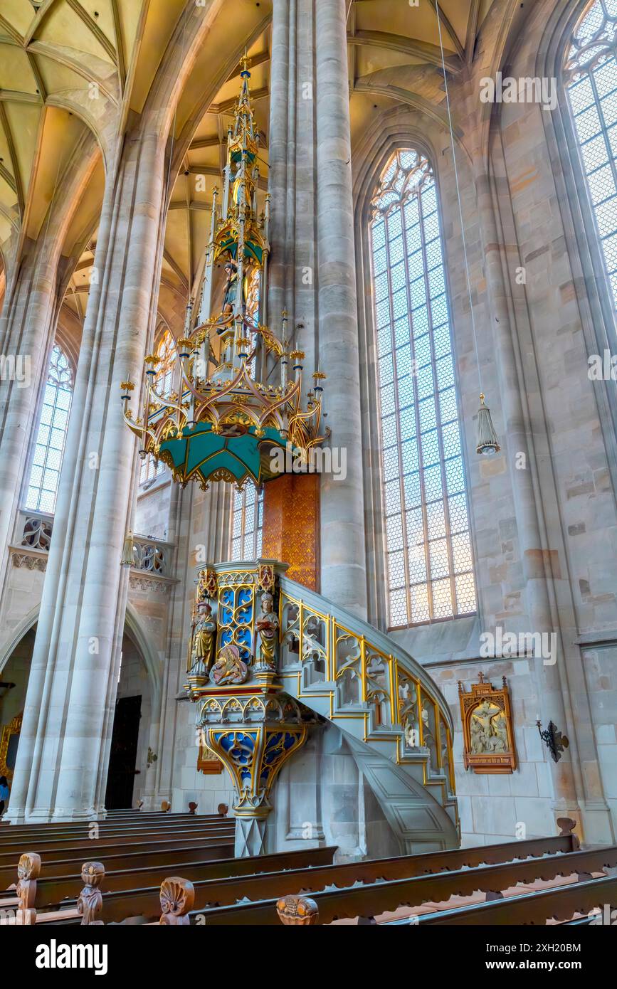 Pulpit in. George Church in Dinkelsbühl. Allemagne. La vieille ville date du XIVe siècle et est maintenant un monument architectural protégé. IT Banque D'Images