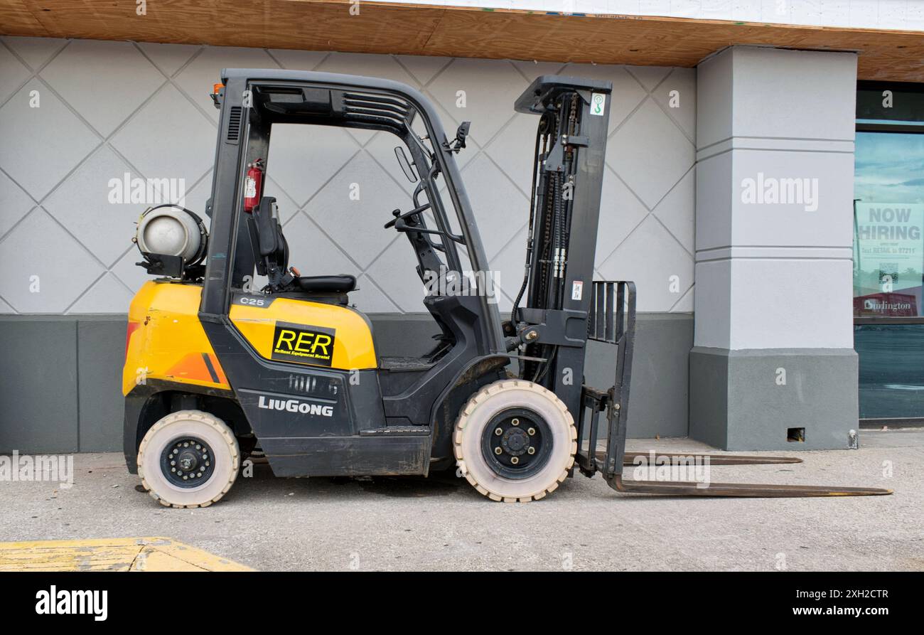 Houston, Texas États-Unis 07-07-2024 : construction de chariots élévateurs Liugong sans pilote. Banque D'Images