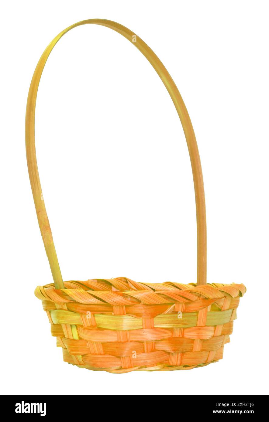 Rien à l'intérieur d'un panier de Pâques jaune isolé pris dans une photo de studio avec beaucoup de place pour la copie sous la poignée. Banque D'Images