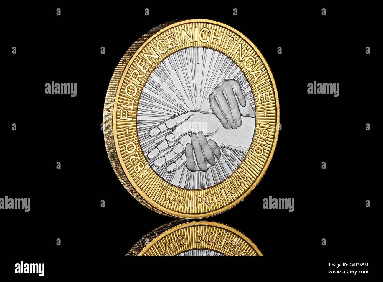 Pièce de 2 £ pour commémorer le 100e anniversaire de la mort de Florence Nightingale. Délivré par la monnaie royale au Royaume-Uni 2010. Banque D'Images