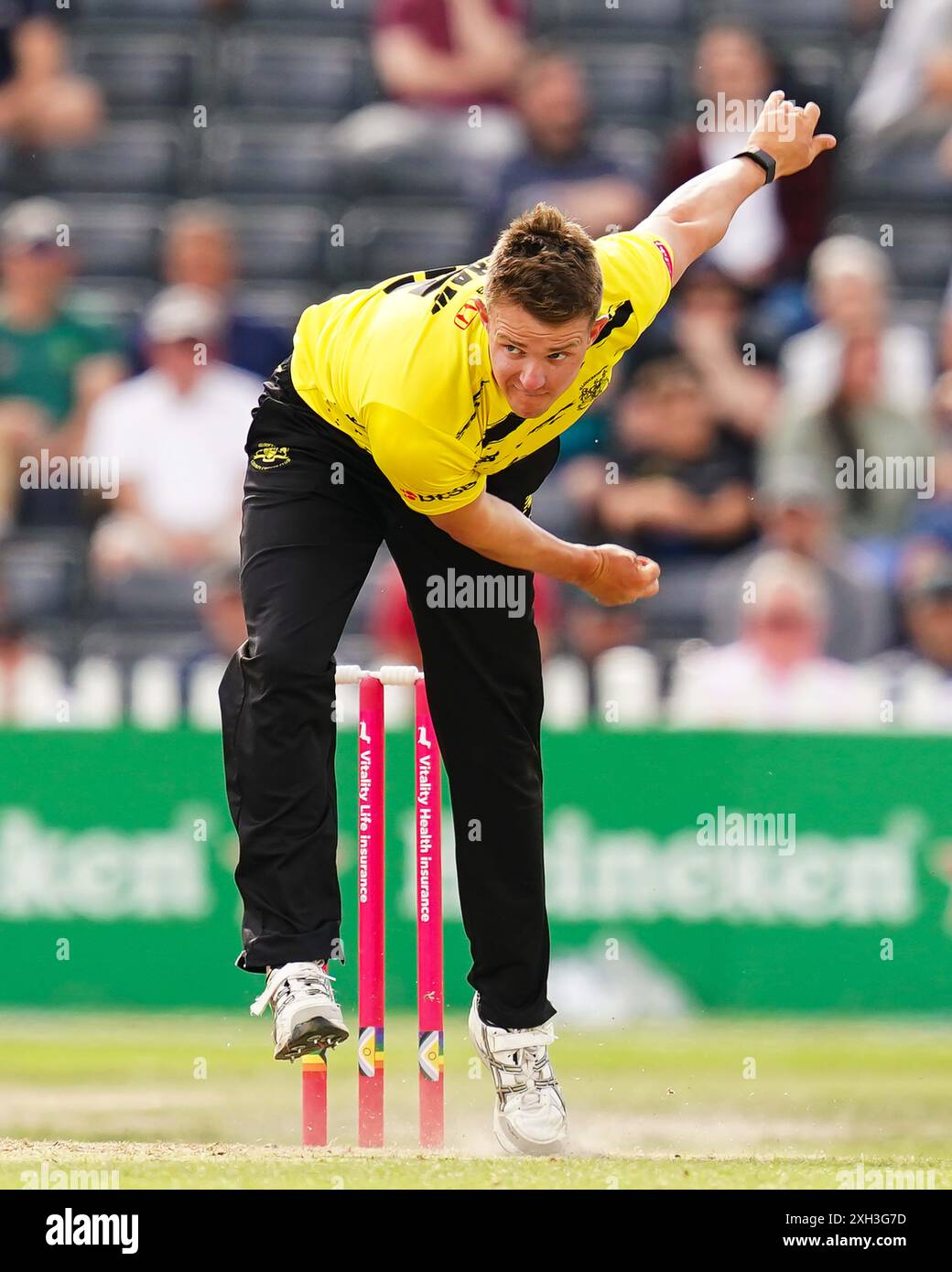 Cheltenham, Royaume-Uni, 11 juillet 2024. Le bowling Josh Shaw du Gloucestershire lors du match T20 Vitality Blast entre le Gloucestershire et le Middlesex. Crédit : Robbie Stephenson/Gloucestershire Cricket/Alamy Live News Banque D'Images