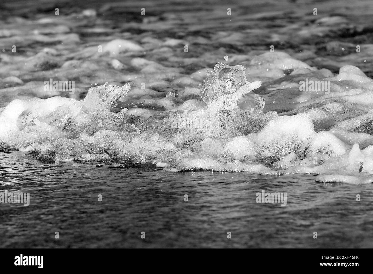Les vagues se brisent le long de la côte atlantique de la Floride Banque D'Images