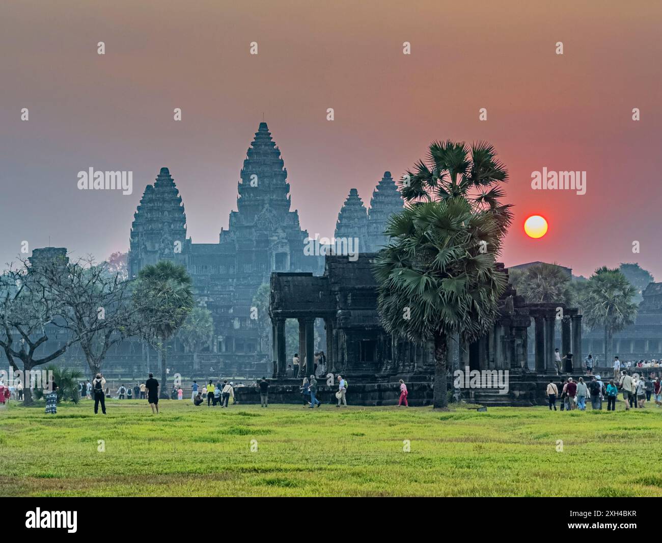 Site classé au patrimoine mondial de l'UNESCO à Angkor Wat, un complexe de temples hindou-bouddhistes près de Siem Reap, Cambodge. Banque D'Images Site classé au patrimoine mondial de l'UNESCO à Angkor Wat, un complexe de temples hindou-bouddhistes près de Siem Reap, Cambodge. Banque D'Images