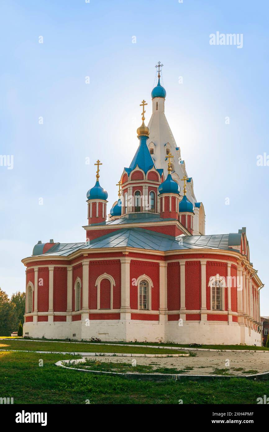 Kolomna. Oblast de Moscou. Russie - 12 septembre 2014 - Cathédrale de l'icône du Théotokos de Tikhvin. Vue de l'est Banque D'Images Kolomna. Oblast de Moscou. Russie - 12 septembre 2014 - Cathédrale de l'icône du Théotokos de Tikhvin. Vue de l'est Banque D'Images