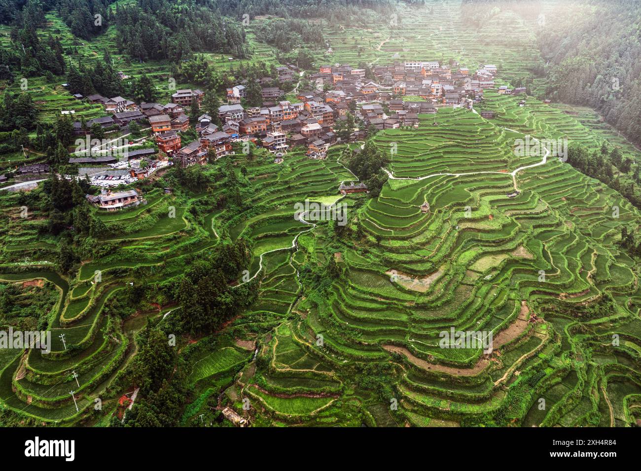 Vue aérienne de l'ancien village isolé de Guizhou, Chine Banque D'Images