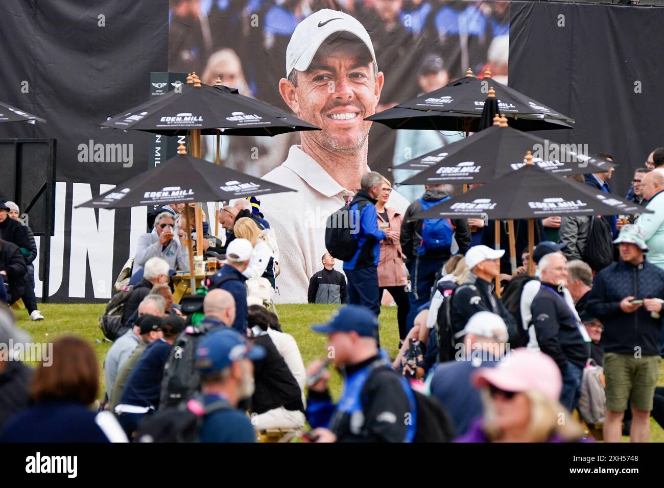 North Berwick, Écosse, Royaume-Uni. 11 juillet 2024. Premier jour au Genesis Scottish Open qui commence aujourd'hui jusqu'au 14 juillet au Renaissance course à l'extérieur de North Berwick dans East Lothian. Pic ; panneau d'affichage Rotary McIlroy dans la zone des ventilateurs. Iain Masterton/Alamy Live News Banque D'Images