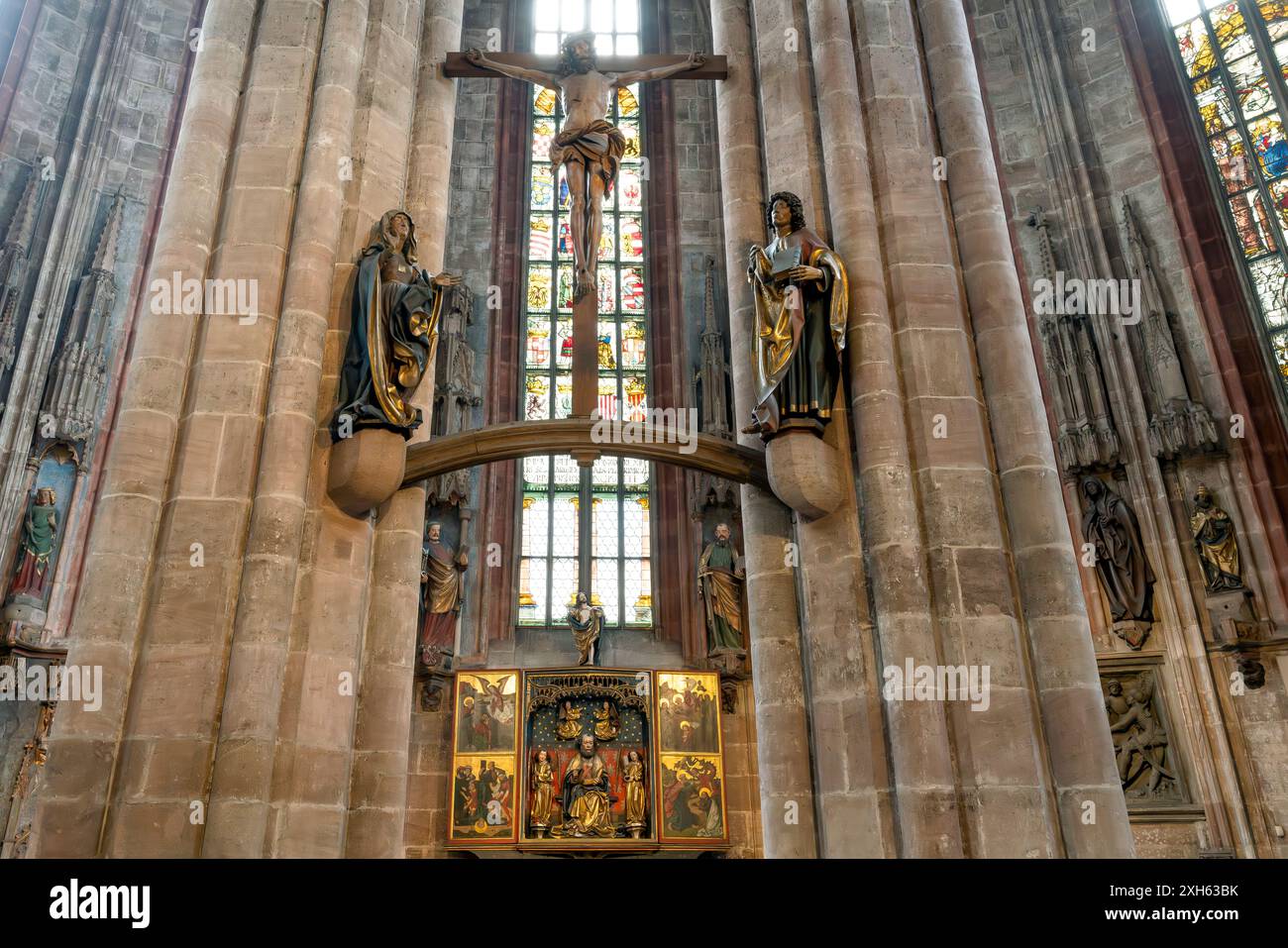 Famous Crucifix de Veit Stoß (Veit Stoss), Wickel Crucifix, 1520, avec la Vierge et Jean, 1506/8.. – Église de Sebaldus, Nuremberg, Allemagne. Banque D'Images