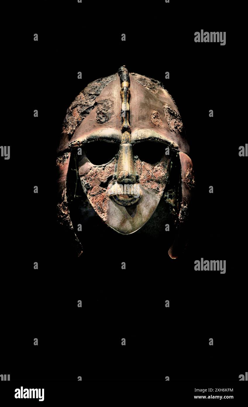 Casque de Sutton Hoo vers 625 apr. Au début de l'enterrement de navires anglo-saxon près de Woodbridge dans le Suffolk. Sur l'affichage dans le British Museum, Londres Banque D'Images